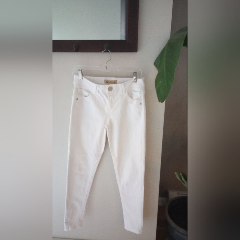 Democracy Ab Technology Size 4 white denim EUC